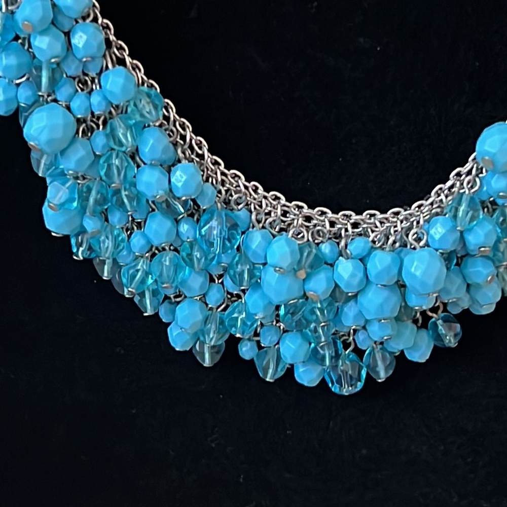 2/$10 Vintage beaded bib necklace - Picture 2 of 3